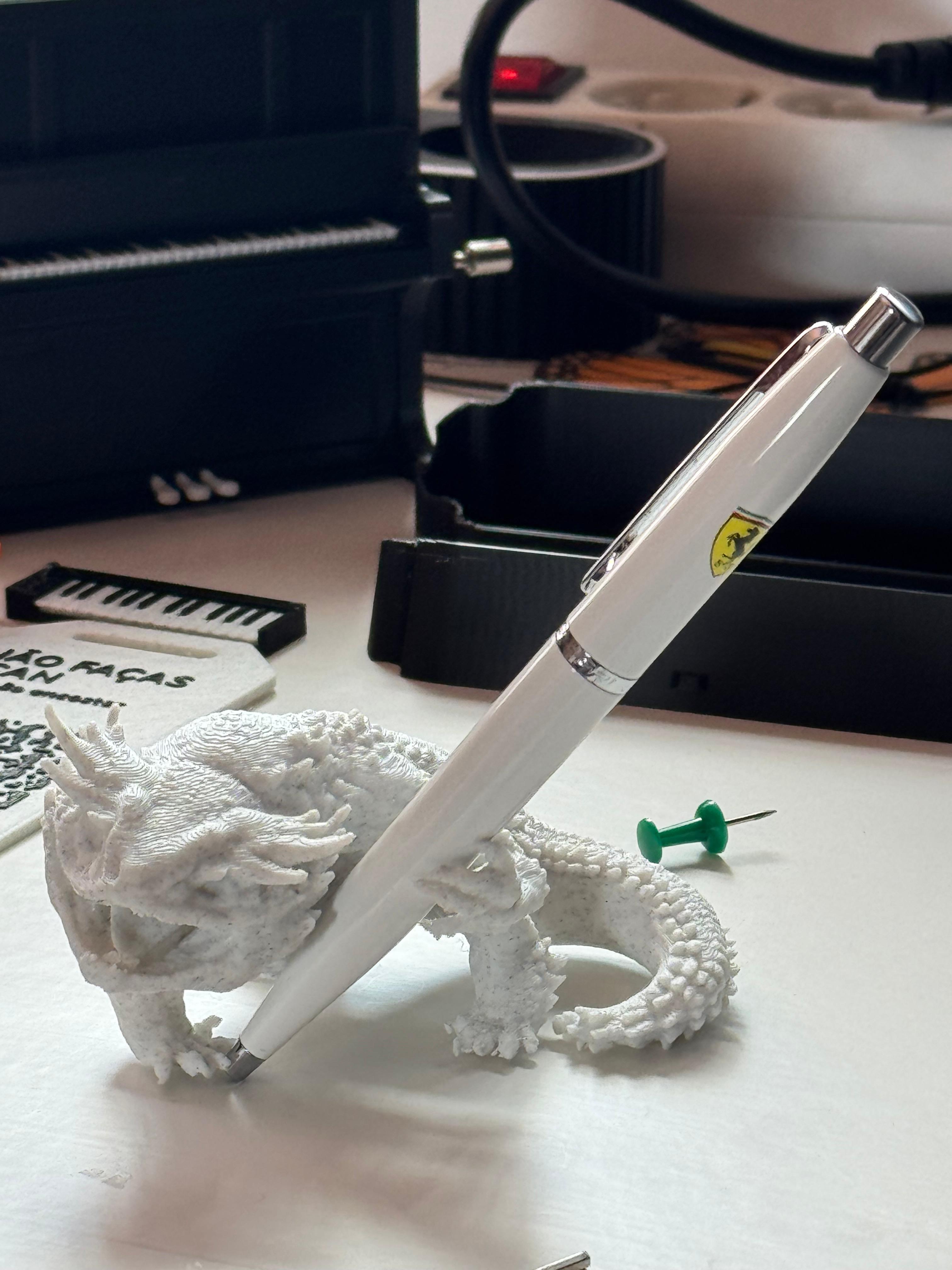 Suporte Porta-canetas Lagarto